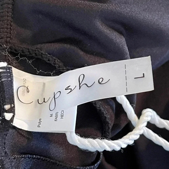 CUPSHE one piece swimsuit with sexy deep V neck and cross-cross straps - Picture 6 of 11